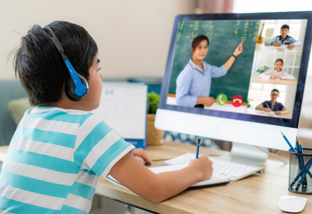 How Technology Can Engage Students in Distance Learning